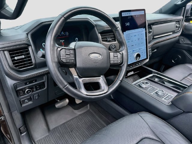 Used 2023 Ford Expedition Platinum AWD/4WD image 9