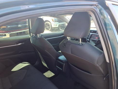 Used 2019 Toyota Camry LE FWD image 13