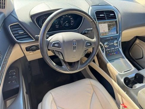 Used 2017 Lincoln MKX Reserve w/ Lincoln MKX Climate Package image 17