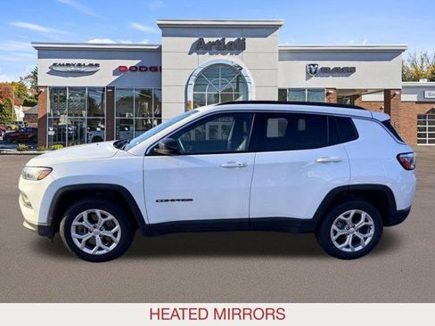Used 2024 Jeep Compass Latitude AWD/4WD image 5