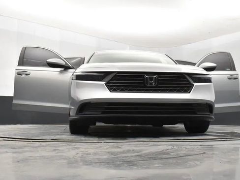 Used 2024 Honda Accord LX image 11