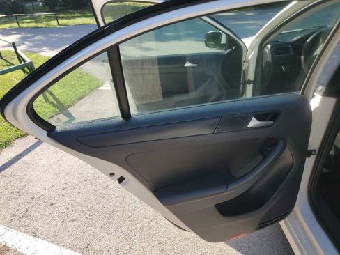 Used 2012 Volkswagen Jetta SE image 17