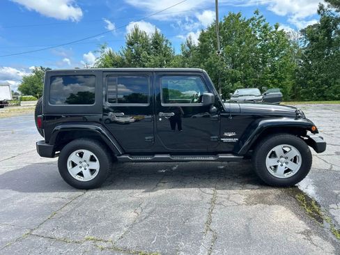 Used 2012 Jeep Wrangler Unlimited Sahara w/ Dual Top Group image 5