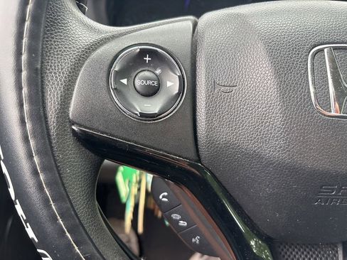 Used 2016 Honda HR-V LX image 19