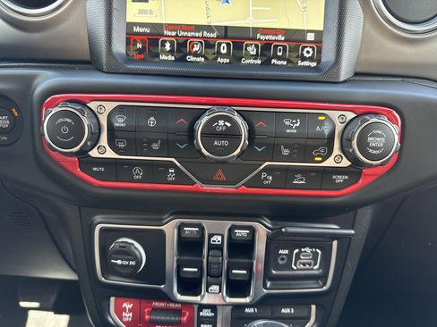 Used 2020 Jeep Gladiator Rubicon image 22