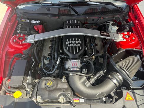 Used 2013 Ford Mustang GT Premium w/ Comfort Pkg RWD image 18