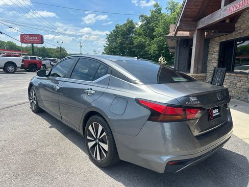 Used 2021 Nissan Altima 2.5 SV FWD image 3