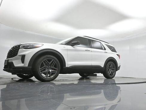 New 2026 Ford Explorer ST-Line image 45