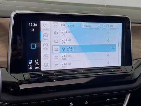 Used 2025 Volkswagen Atlas SE image 15