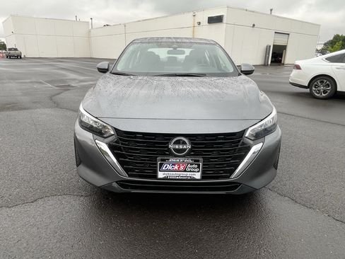 Used 2025 Nissan Sentra SV FWD image 8