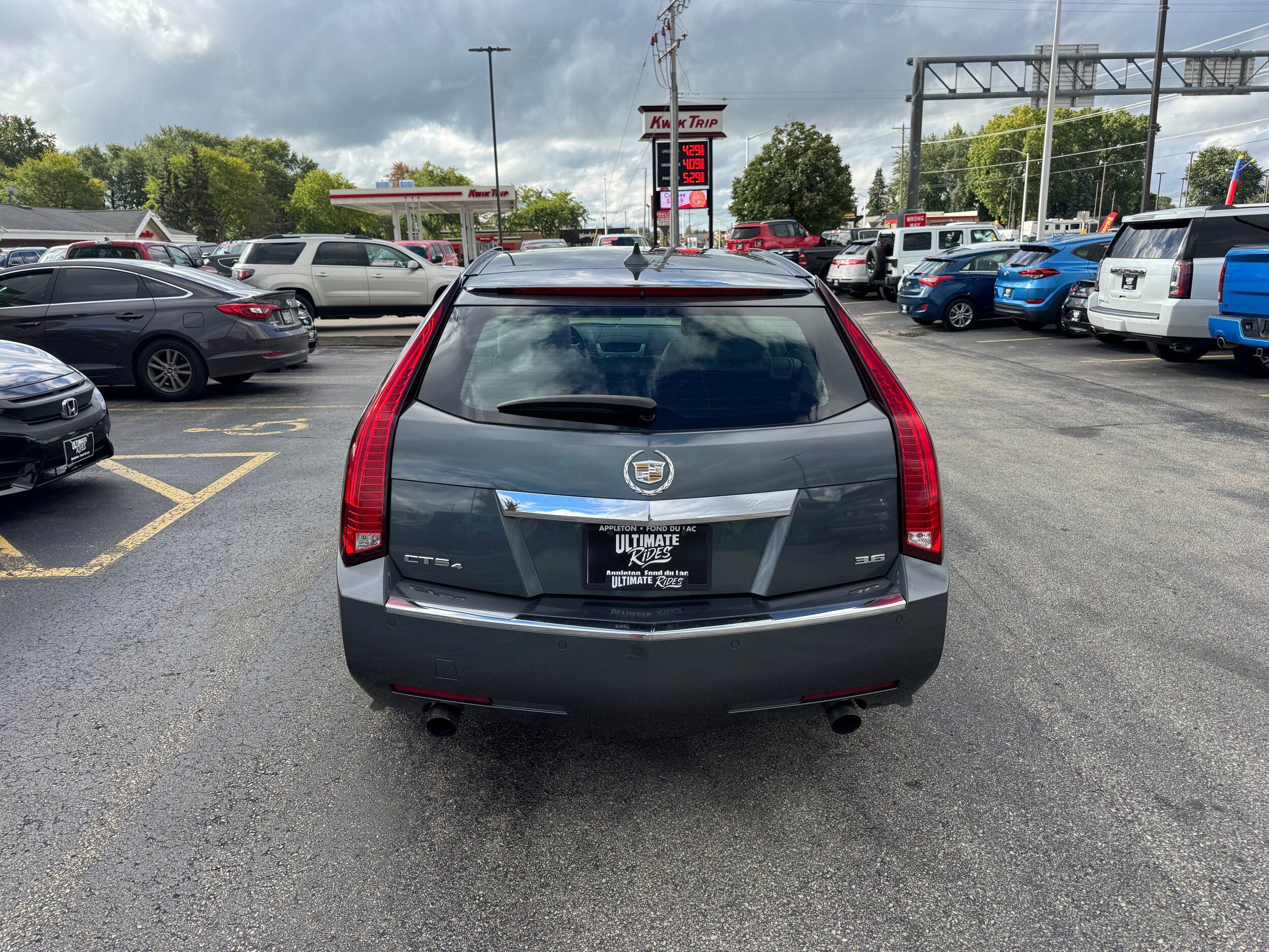 Used 2010 Cadillac CTS Performance w/ Performance Luxury Package AWD/4WD image 4