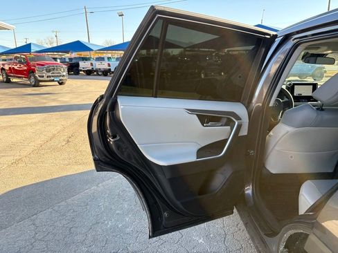 Used 2025 Toyota RAV4 XLE Premium image 12