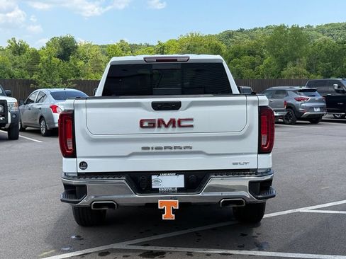 Used 2023 GMC Sierra 1500 SLT w/ SLT Premium Package AWD/4WD image 10