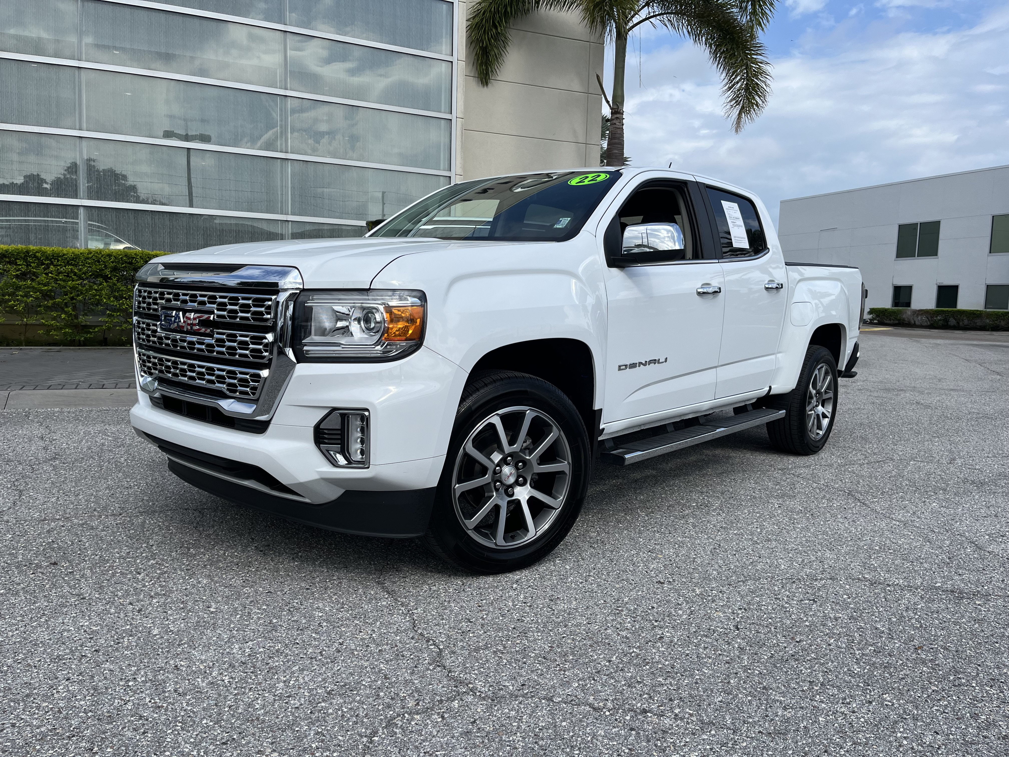 Used 2022 GMC Canyon Denali RWD image 1