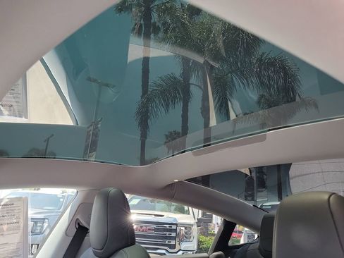 Used 2025 Tesla Model 3 Long Range AWD/4WD image 17
