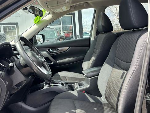 Used 2017 Nissan Rogue SV image 7