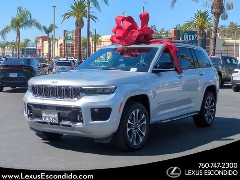 Used 2024 Jeep Grand Cherokee Overland w/ Luxury Tech Group IV AWD/4WD image 1