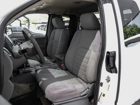 Used 2018 Nissan Frontier S RWD image 33