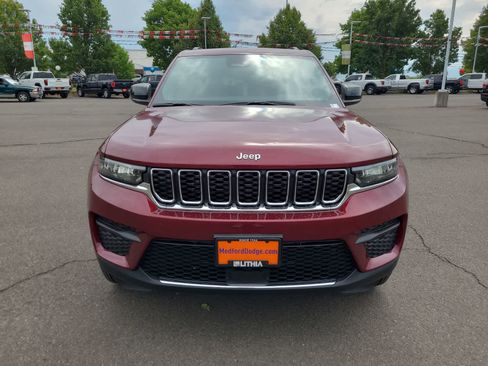 New 2025 Jeep Grand Cherokee Laredo X w/ Luxury Tech Group I image 14