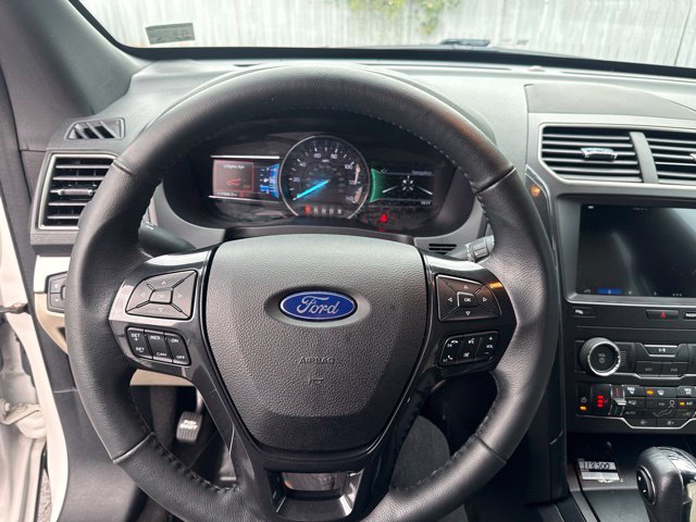 Used 2019 Ford Explorer XLT w/ Equipment Group 202A FWD image 14