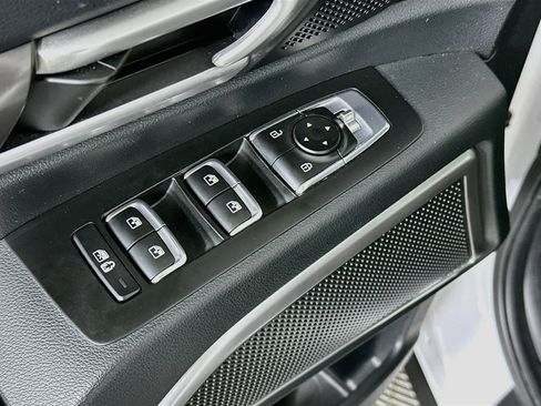 Used 2025 Kia Telluride S FWD image 15