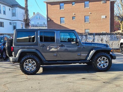 Used 2017 Jeep Wrangler Unlimited Rubicon w/ Cold Weather Group image 6