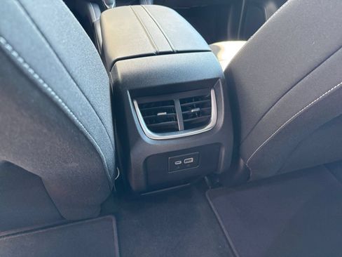 Used 2025 Chevrolet Blazer LT FWD image 23