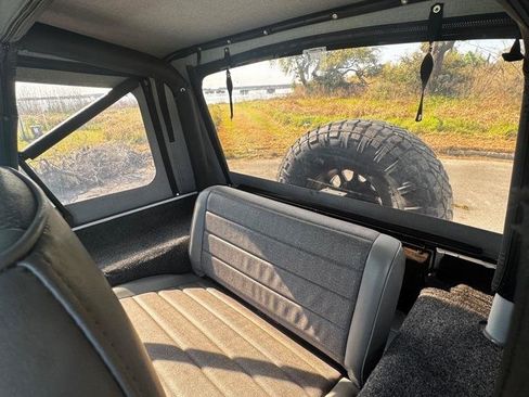 Used 1992 Jeep Wrangler 4WD image 11