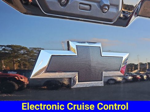 Certified 2024 Chevrolet Silverado 1500 ZR2 w/ Technology Package image 32