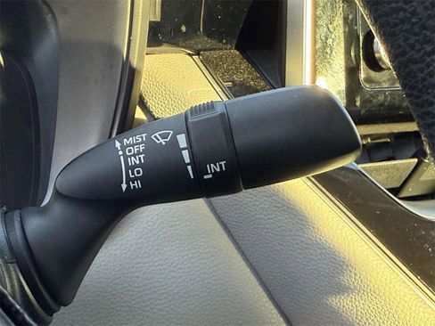 Used 2021 Toyota Corolla LE image 24