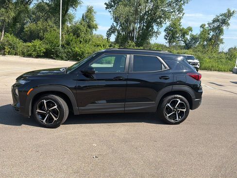 Used 2022 Chevrolet TrailBlazer RS w/ Sun and Liftgate Package AWD/4WD image 2