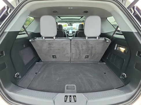 Used 2024 Ford Explorer Limited w/ Limited Technology Package AWD/4WD image 47