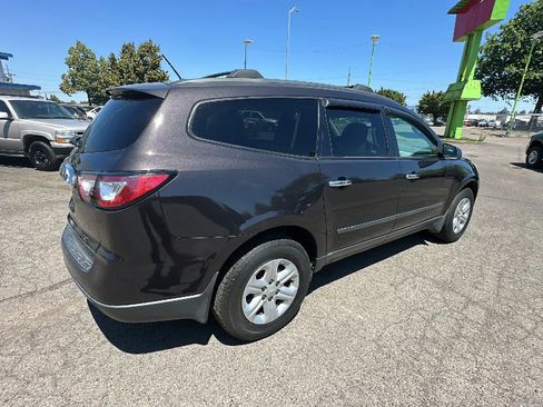 Used 2015 Chevrolet Traverse LS image 3
