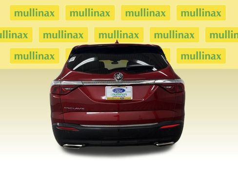 Used 2023 Buick Enclave Essence image 7
