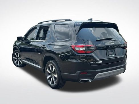 Used 2023 Honda Pilot Touring image 5
