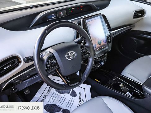 Used 2020 Toyota Prius Prime XLE FWD image 19