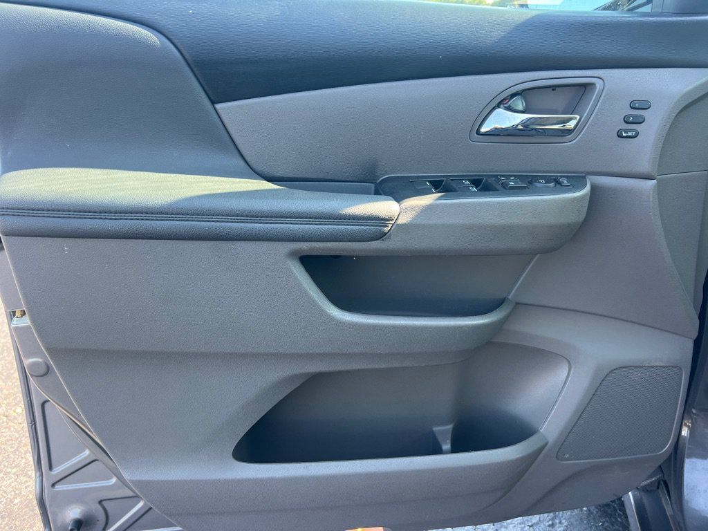 Used 2015 Honda Odyssey Touring image 10
