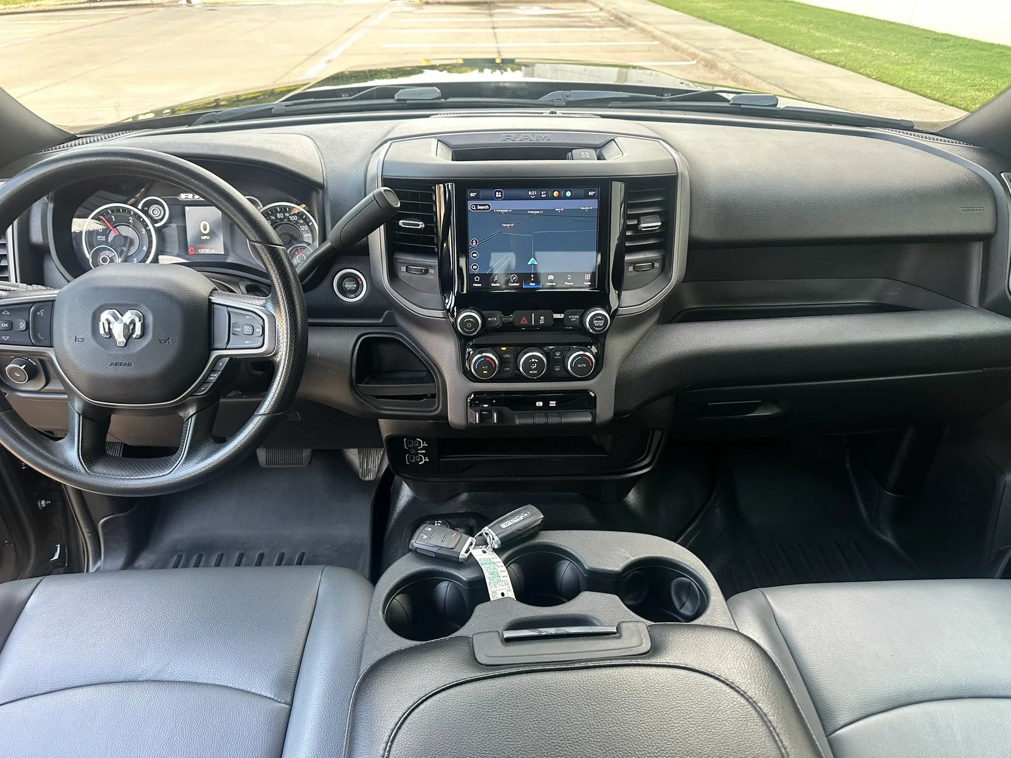Used 2024 RAM 3500 Tradesman w/ Chrome Appearance Group AWD/4WD image 21