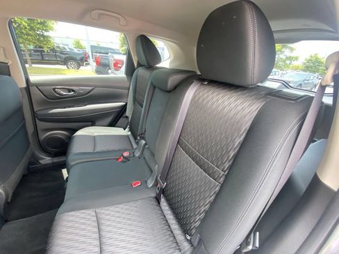 Used 2018 Nissan Rogue S FWD image 25