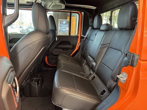 New 2025 Jeep Gladiator Rubicon image 9