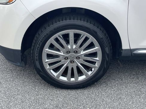 Used 2011 Lincoln MKX 2WD w/ 102A Rapid Spec Order Code image 7