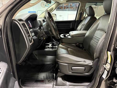 Used 2015 RAM 2500 Tradesman w/ Chrome Appearance Group image 8