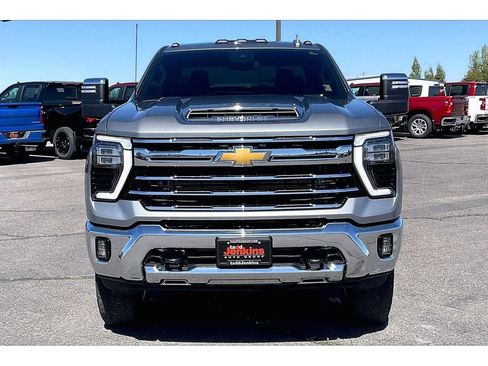 Used 2025 Chevrolet Silverado 3500 LTZ AWD/4WD image 3