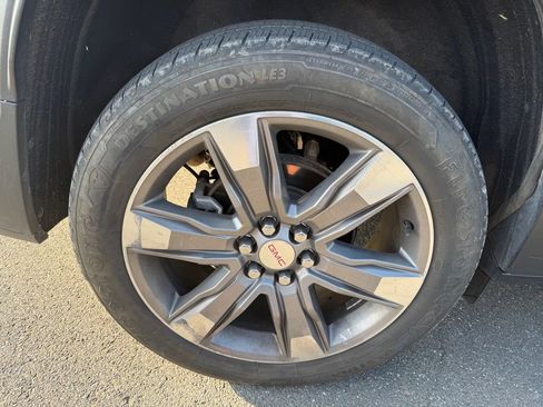 Used 2019 GMC Acadia SLT w/ LPO, Cargo Package AWD/4WD image 7