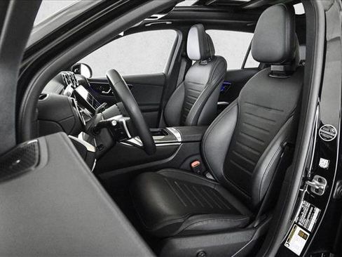 Certified 2025 Mercedes-Benz GLC 300 4MATIC image 17