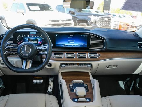 Certified 2025 Mercedes-Benz GLB 250 4MATIC image 12