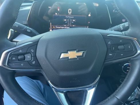 Used 2024 Chevrolet Trax LT w/ LT Convenience Package image 24