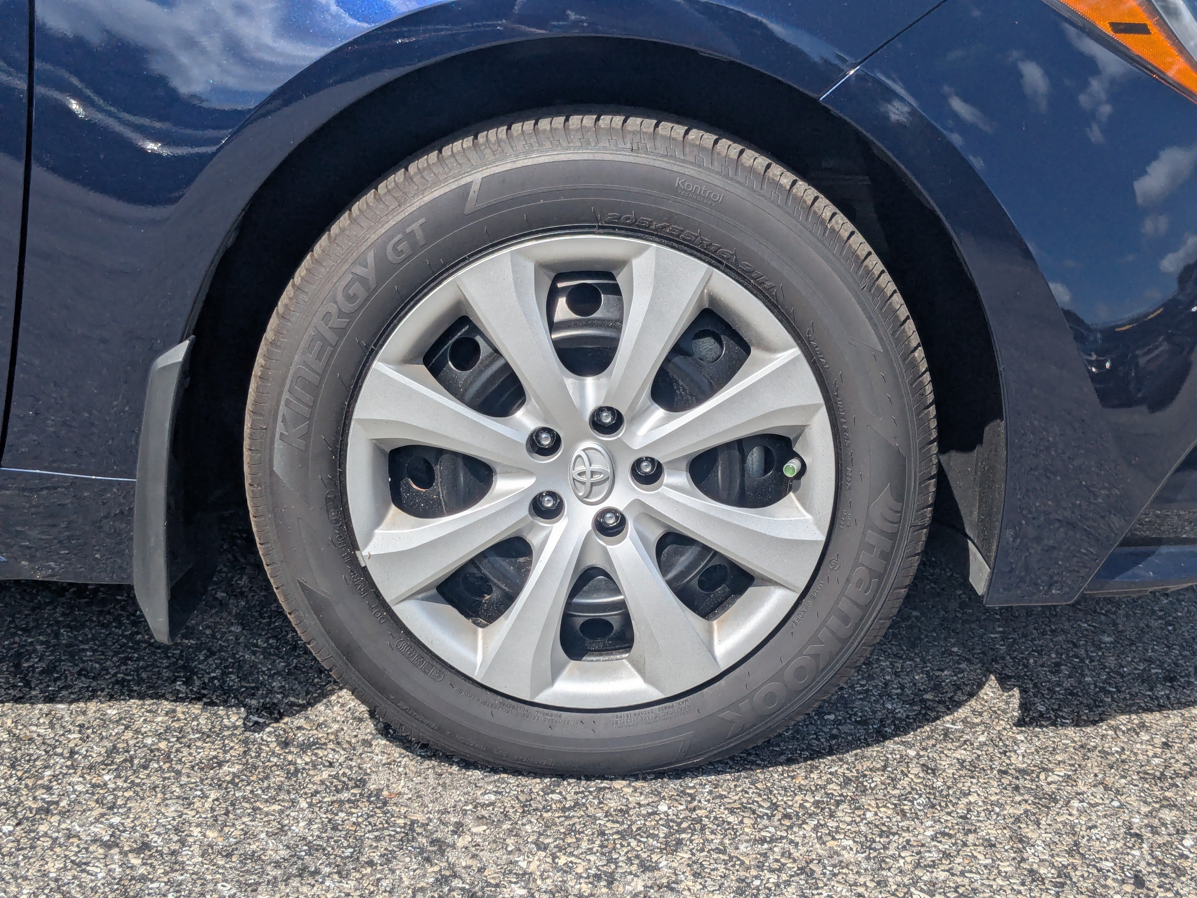Used 2025 Toyota Corolla LE FWD image 11