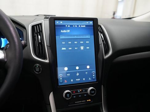 Used 2024 Ford Edge SEL w/ Convenience Package image 6