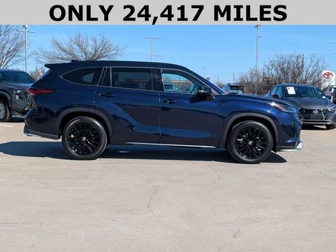Used 2024 Toyota Highlander XSE image 4